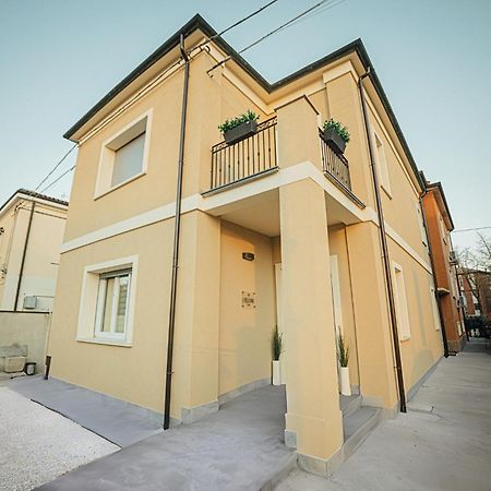 Fellini Rooms Феррара Экстерьер фото